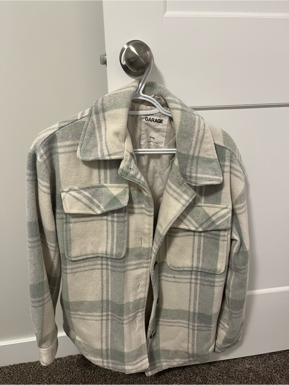 Garage Men's Cream & Sage Plaid Shacket